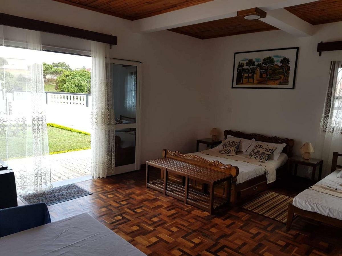 Chambre d'hôtes Valiha Ivato  Exterior foto