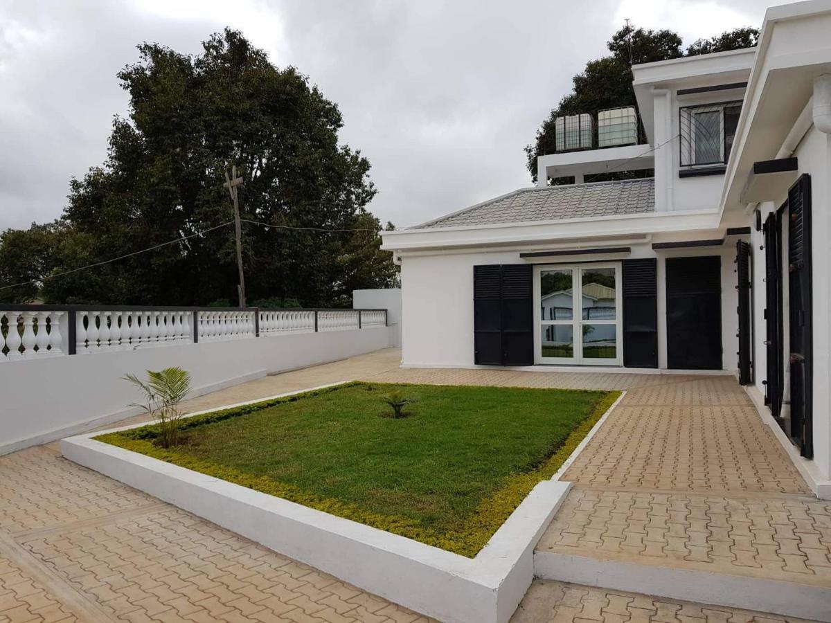 Chambre d'hôtes Valiha Ivato  Exterior foto